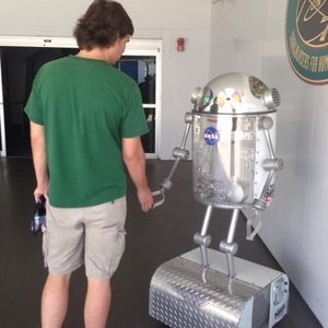 Meet your Posher, Max